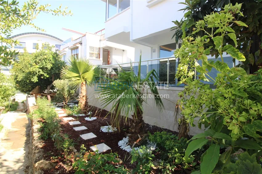 Вилла 3+1 после ремонта с видом на море и крепость, район Каргыджак – Алания  14 