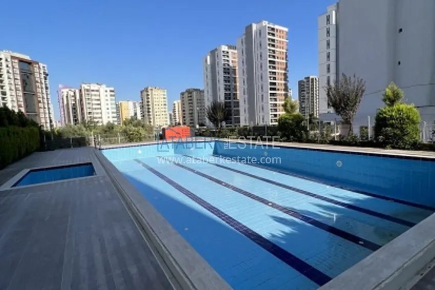 Квартира 4+1 с чистовой отделкой и застекленным балконом в районе Мезитли – Мерсин 2 