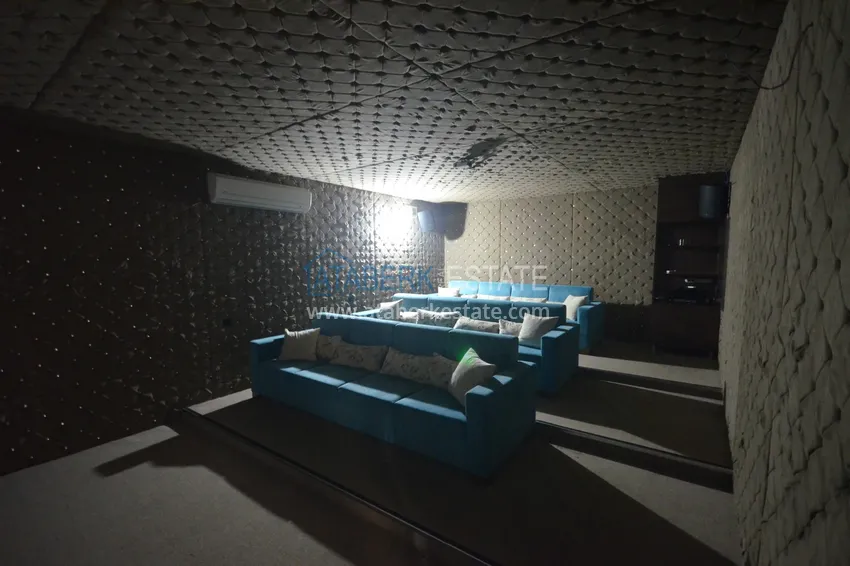 Квартира 2+1 меблированная с отдельной кухней, застеклённым балконом и видом на море, район Кестель – Алания 18 