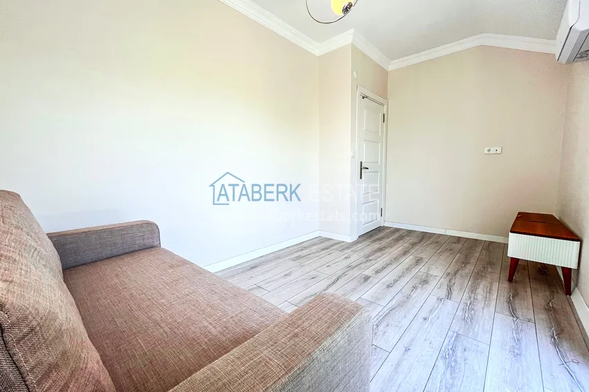 Приобрести Пентхаус-дуплекс 4+1 с мебелью и боковым видом на море в районе Авсаллар 17 