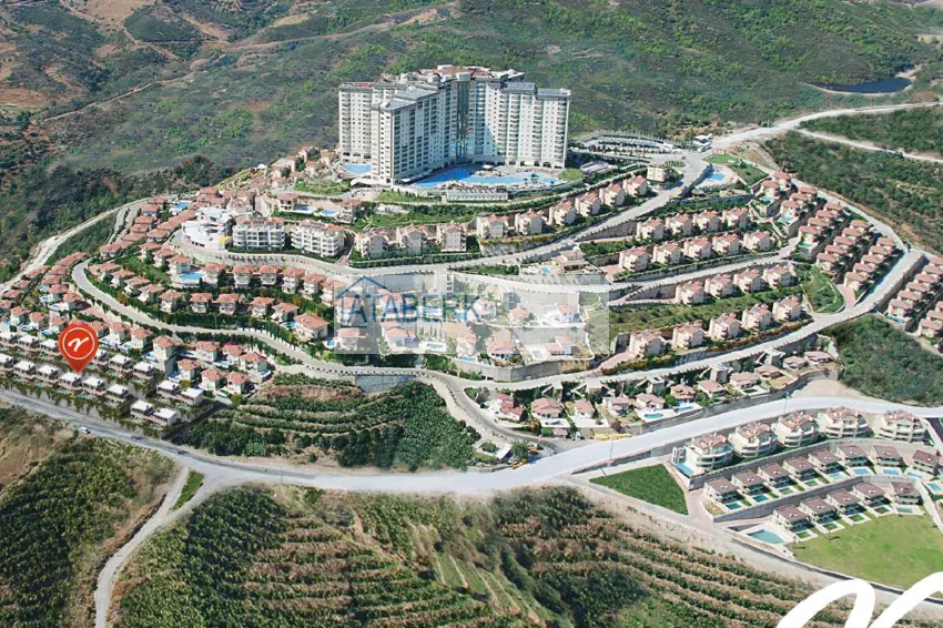 Аренда двухуровневой виллы сегмента премиум с частным бассейном в районе Махмутлар 2