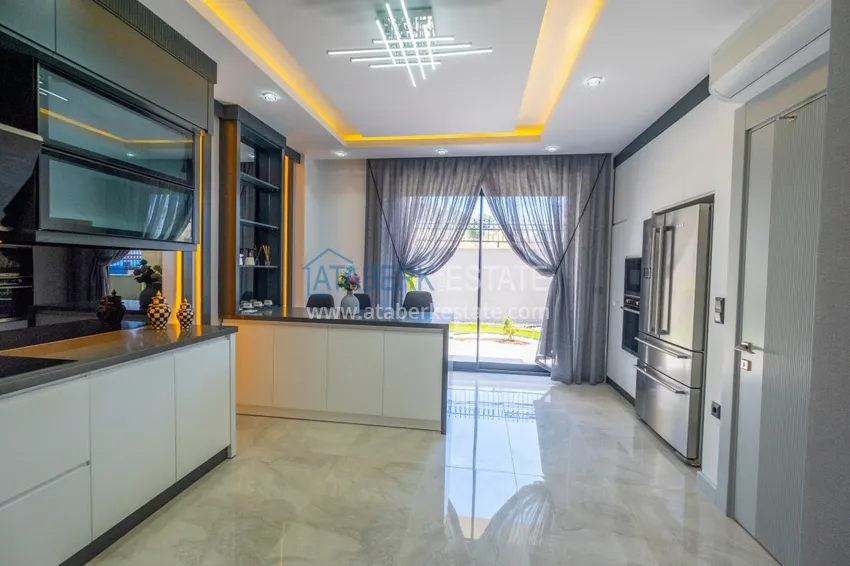 Приобрести Недвижимость под гражданство! Отдельно стоящая вилла сегмента люкс с потрясающим видом в районе Каргыджак 1