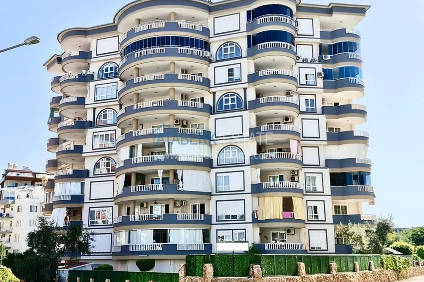 Трехкомнатная меблированная квартира с видом на горы в районе Тосмур 1