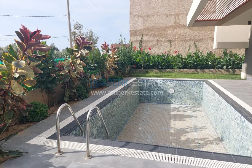 Аренда двухуровневой виллы сегмента премиум с частным бассейном в районе Махмутлар 6