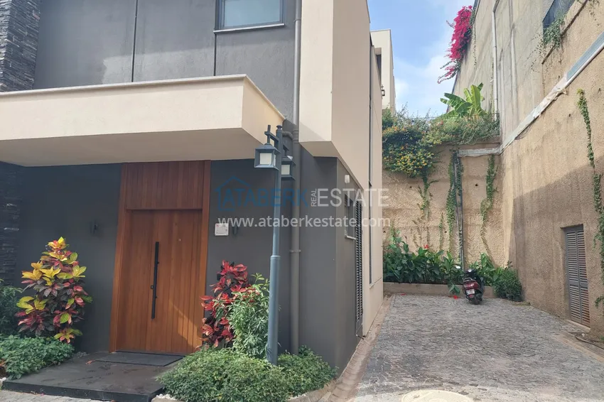 Аренда двухуровневой виллы сегмента премиум с частным бассейном в районе Махмутлар 9