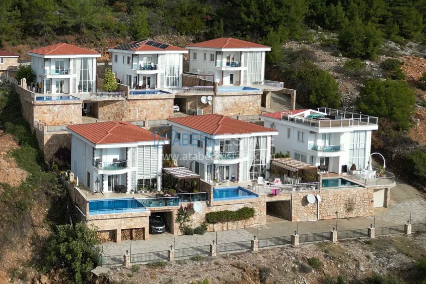 Недвижимость под ВНЖ. Вилла в Алании с мебелью и потрясающими видовыми характеристиками 3 