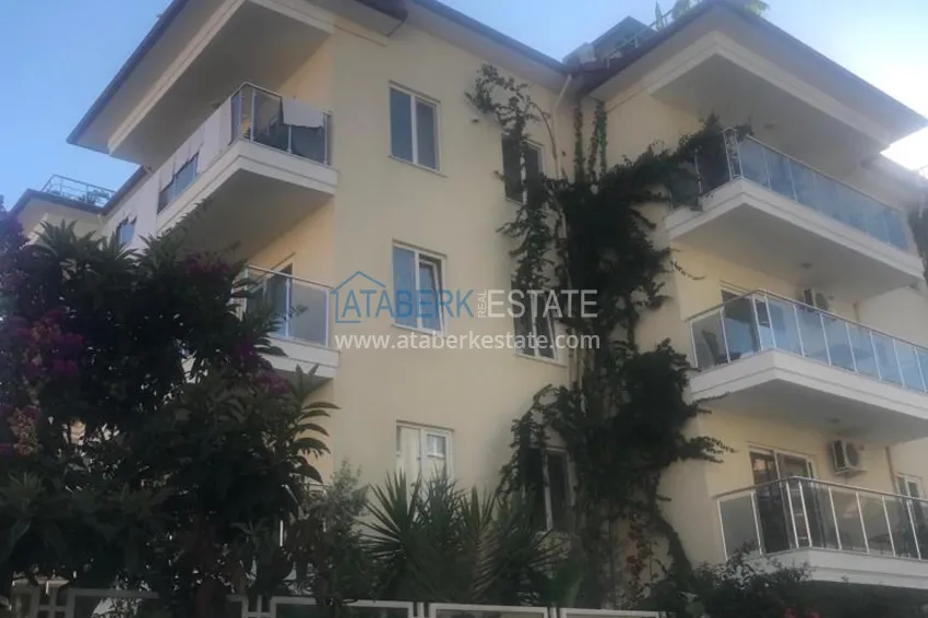 Двухкомнатная квартира с мебелью в Алании - район Оба 4 