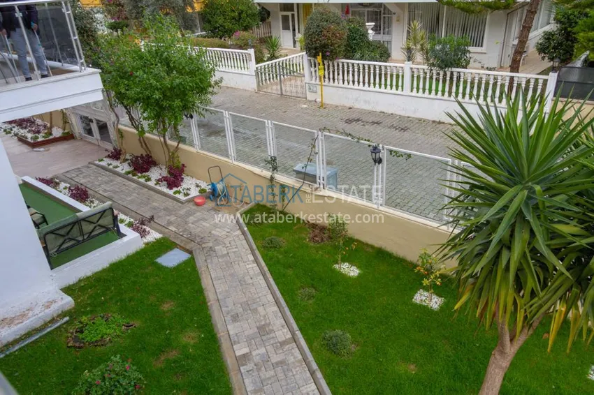 Двухкомнатная квартира с мебелью в Алании - район Оба 8 