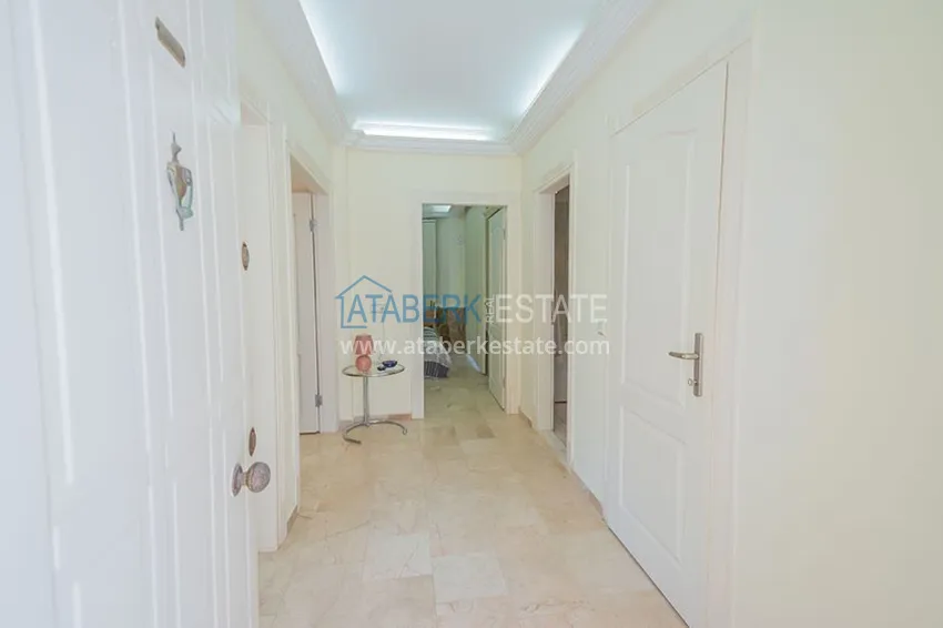 Приобрести Линейная меблированная квартира с выходом в сад – район Кестель, 250 метров от моря 1 