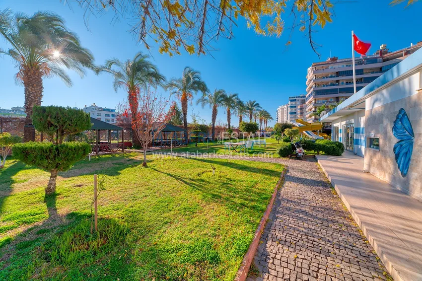 Недвижимость под ВНЖ. Квартира от собственника с мебелью, застекленными балконами и видом на горы в Алании, район Тосмур 8 