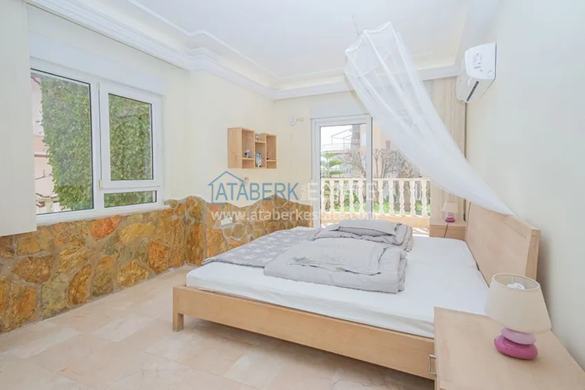 Приобрести Линейная меблированная квартира с выходом в сад – район Кестель, 250 метров от моря 5 