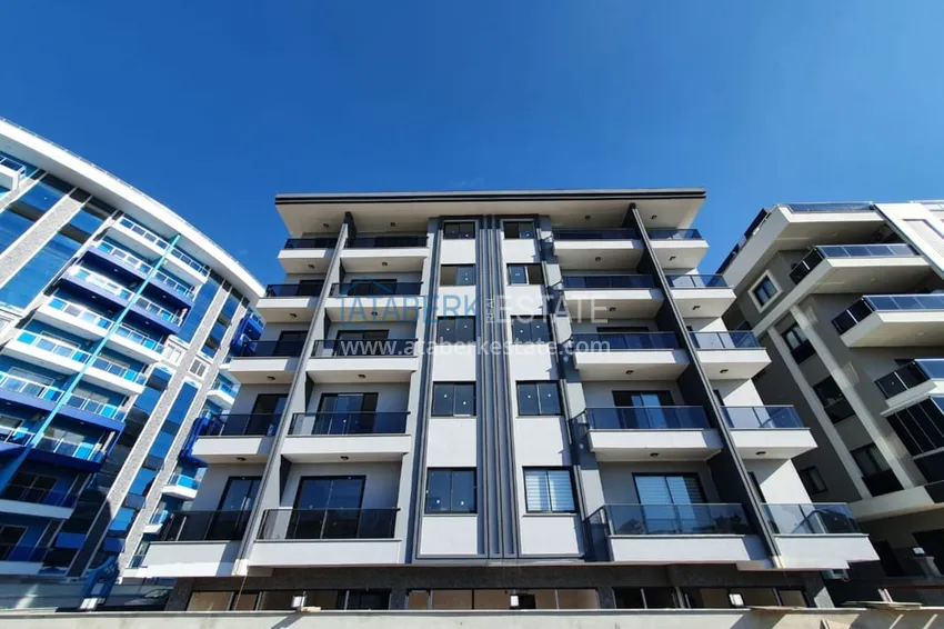 Двухкомнатная квартира с мебелью в районе Махмутлар, Алания 3 