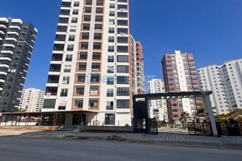 Трехкомнатная квартира с чистовой отделкой в 100 метрах от моря район Тедже – Мерсин 1 