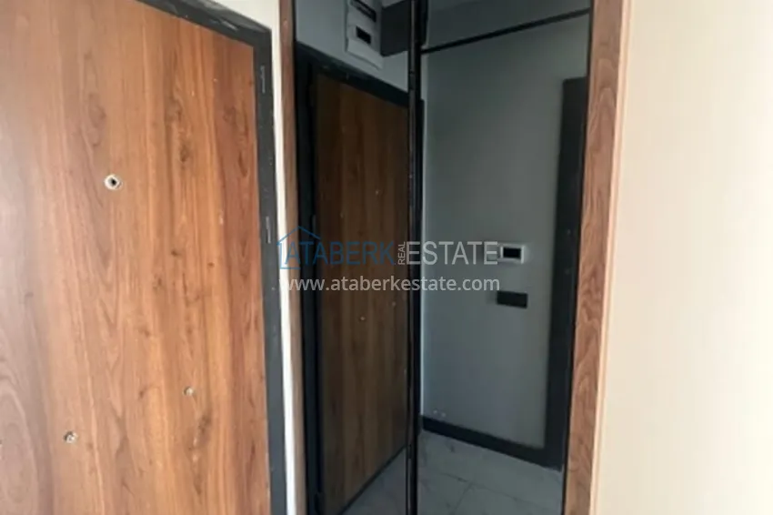 Приобрести Трехкомнатная квартира с чистовой отделкой в 100 метрах от моря район Тедже – Мерсин 17 