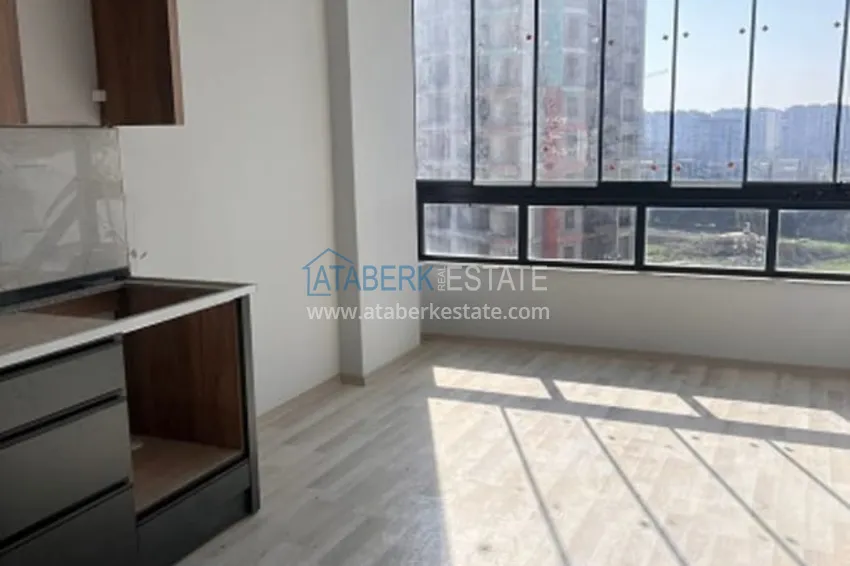 Приобрести Трехкомнатная квартира с чистовой отделкой в 100 метрах от моря район Тедже – Мерсин 6 