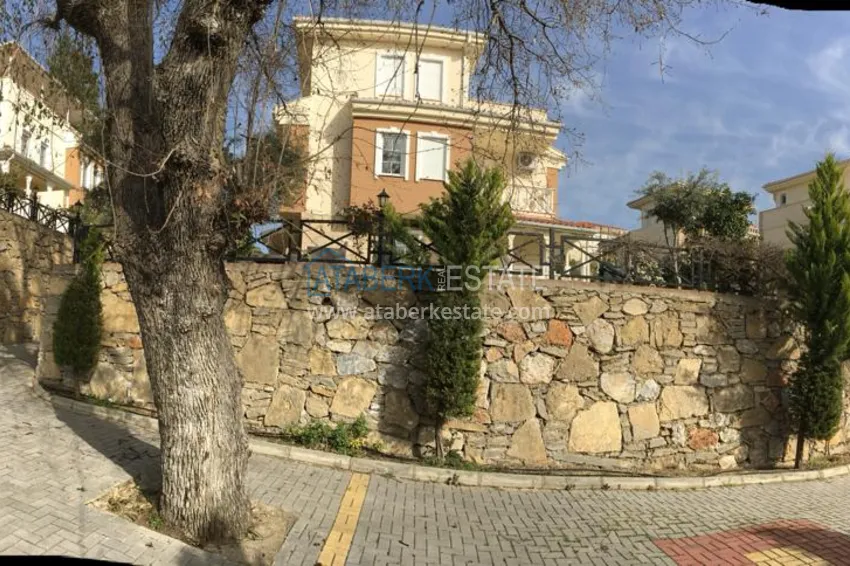 Вилла в Авсалларе - трехэтажный таунхаус на два хозяина с частным садиком  17 