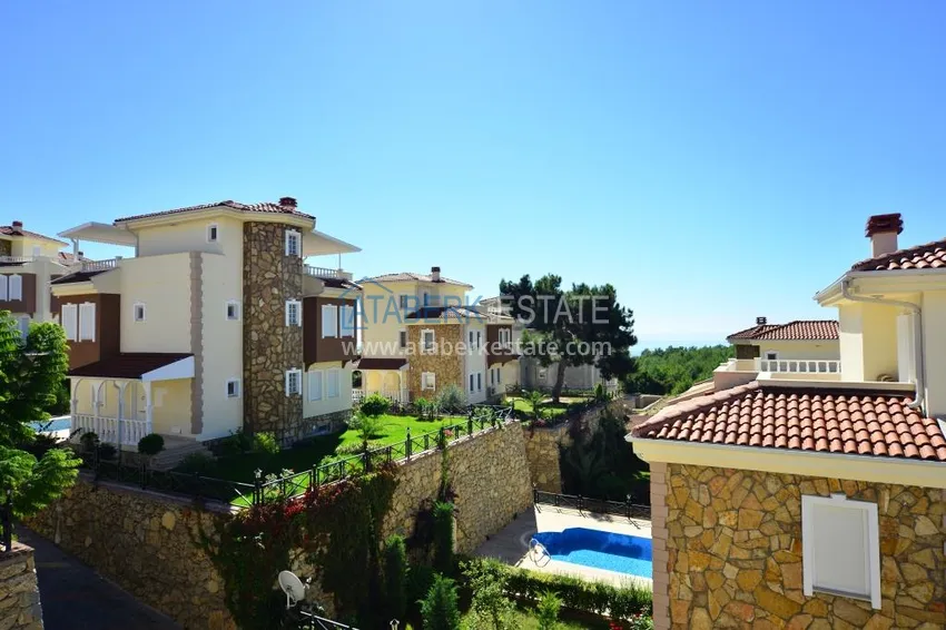 Вилла в Авсалларе - трехэтажный таунхаус на два хозяина с частным садиком  5 