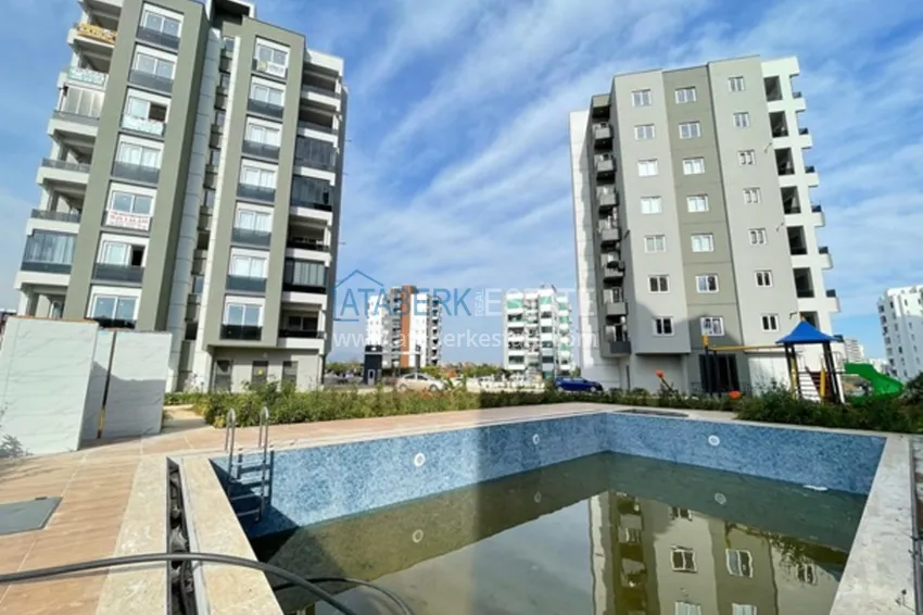 Квартира 3+1 с чистовой отделкой в новом жилом комплексе в районе Мезитли-Мерсин 3 