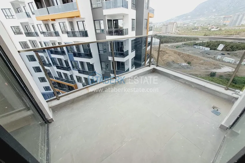 Приобрести Квартиры от собственника с чистовой отделкой в районе Махмутлар, Алания - 600 метров от моря 11