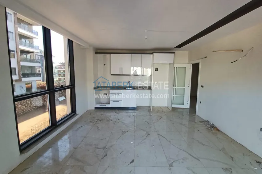 Приобрести Трехкомнатная квартира с чистовой отделкой в районе Оба, Алания 1