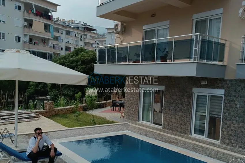 Трехкомнатная квартира с чистовой отделкой в Алании, район Джикджилли 3