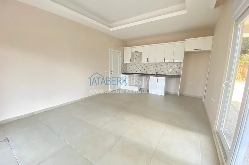 Приобрести Трехкомнатная квартира с чистовой отделкой в Алании, район Джикджилли 6