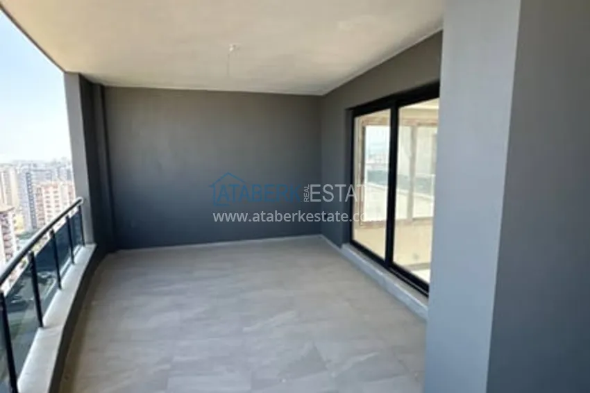 Приобрести Просторный пентхаус-дуплекс с открытым видом на море район Соли-Мерсин 45 