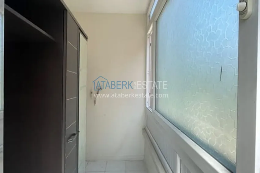 Приобрести Квартира 3+1 с отдельной кухней в 100 метрах от моря район Мезитли-Мерсин 30 