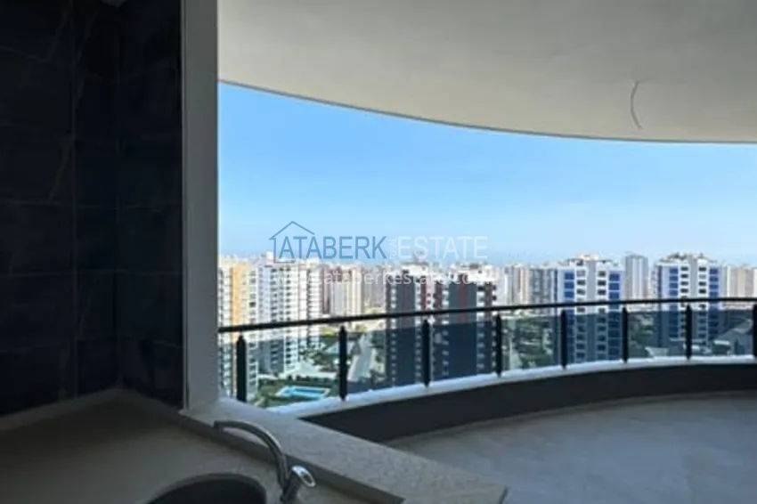 Приобрести Просторный пентхаус-дуплекс с открытым видом на море район Соли-Мерсин 49 