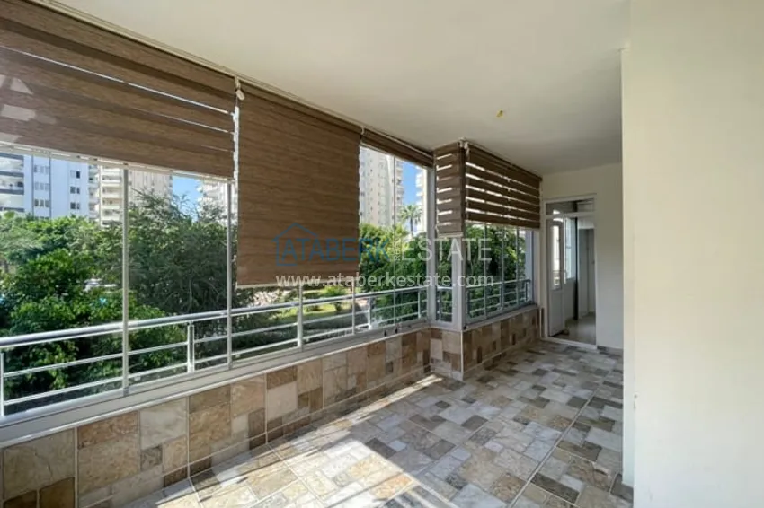 Приобрести Квартира 3+1 с отдельной кухней в 100 метрах от моря район Мезитли-Мерсин 31 