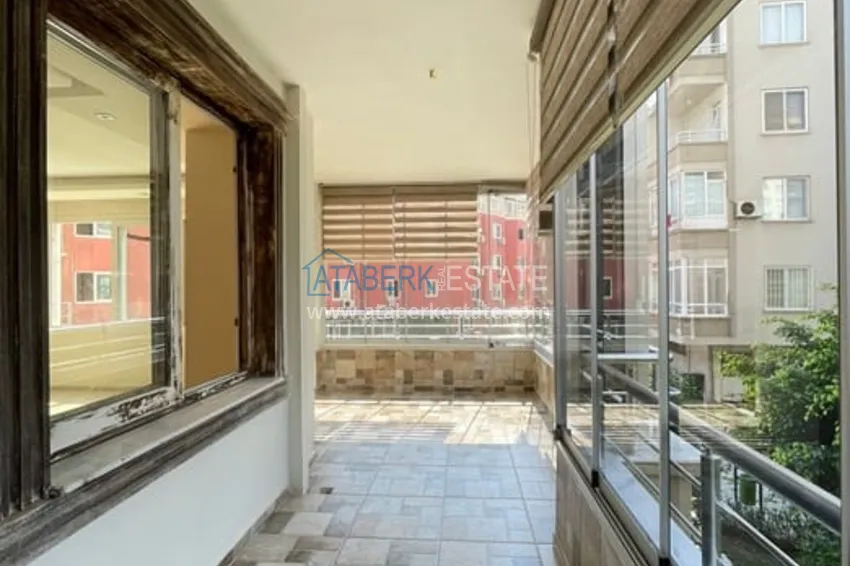 Приобрести Квартира 3+1 с отдельной кухней в 100 метрах от моря район Мезитли-Мерсин 32 