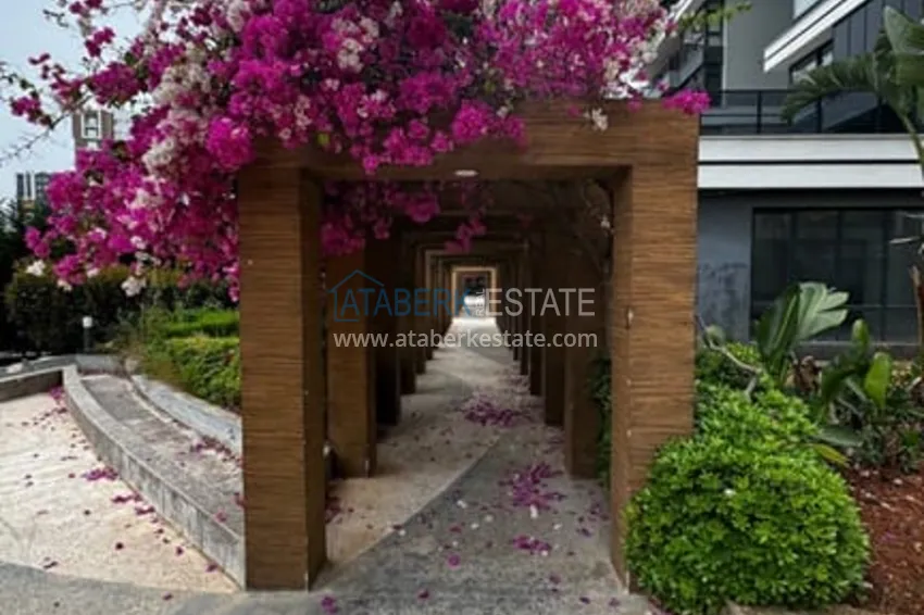 Квартира 4+1 с роскошным ремонтом в комплексе отельного типа в районе Мезитли-Мерсин 7 