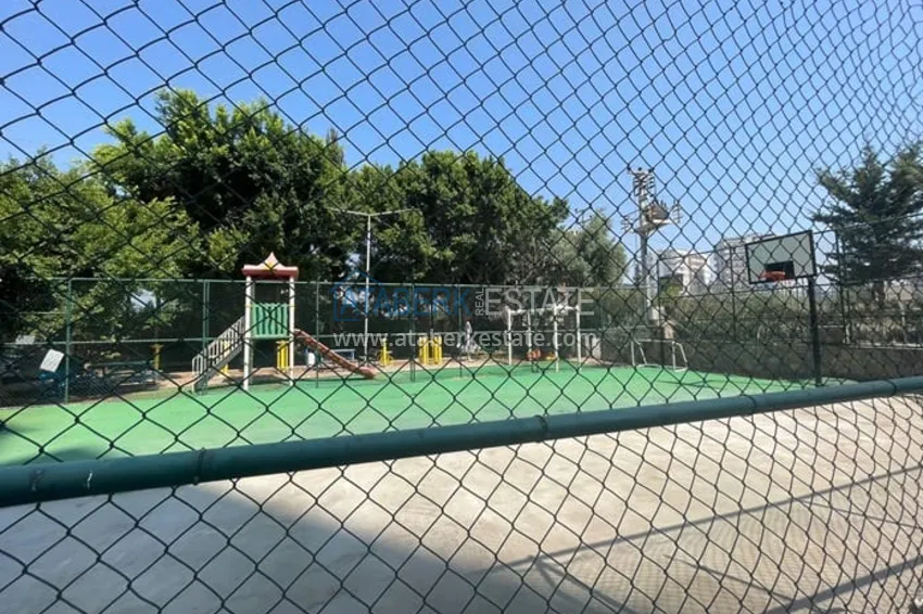 Квартира 3+1 с отдельной кухней в 100 метрах от моря район Мезитли-Мерсин 4 