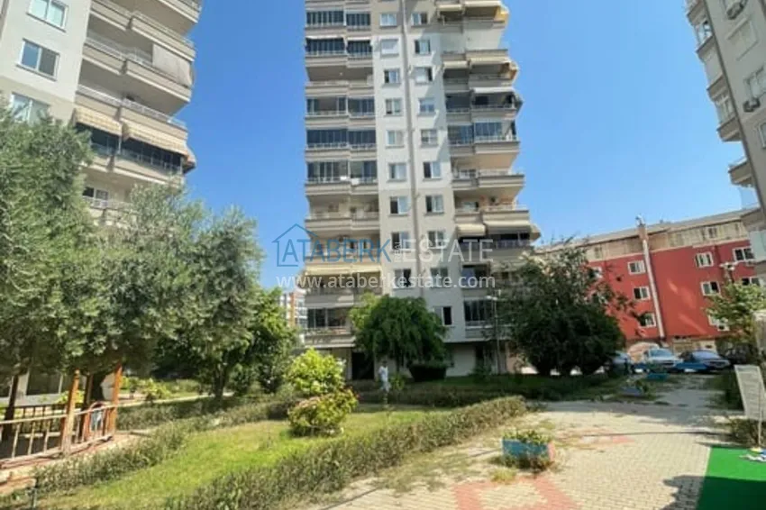 Квартира 3+1 с отдельной кухней в 100 метрах от моря район Мезитли-Мерсин 1 