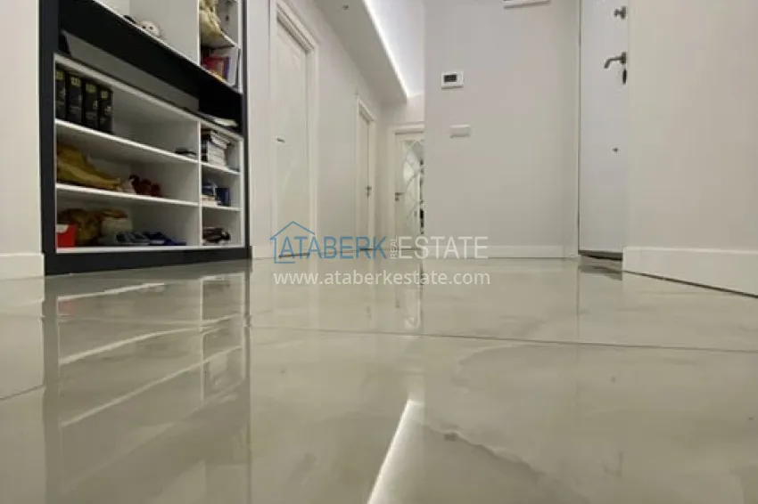 Приобрести Квартира 4+1 с отоплением и частично мебелью и техникой, район Соли-Мерсин 15 