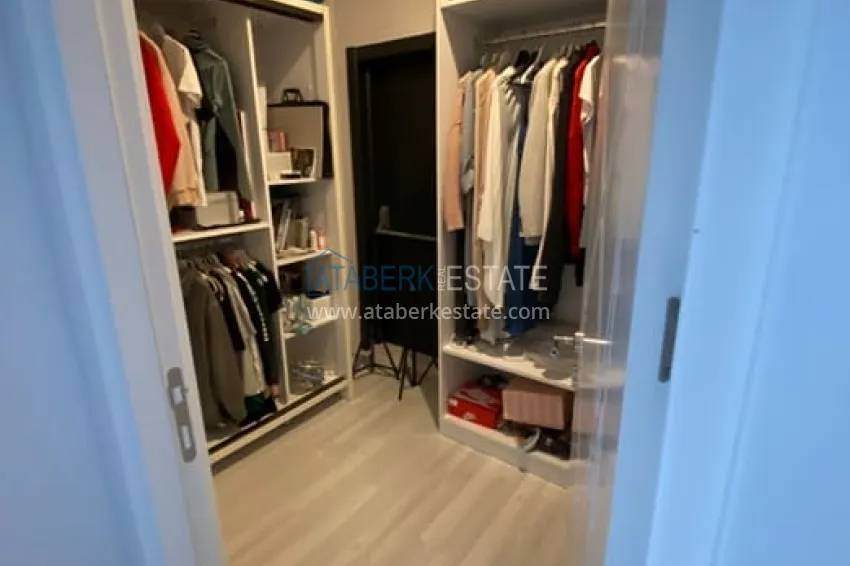 Приобрести Квартира 4+1 с отоплением и частично мебелью и техникой, район Соли-Мерсин 18 