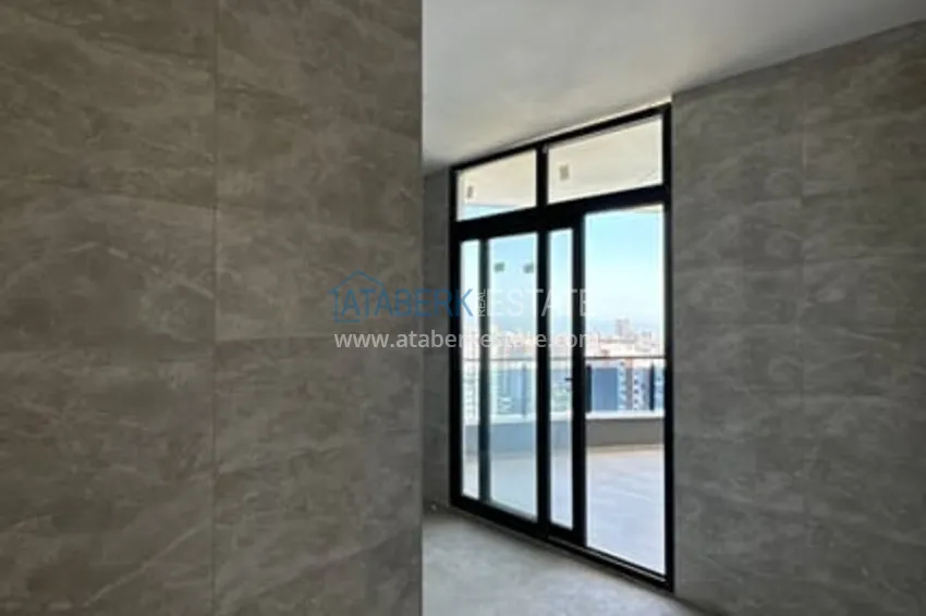 Приобрести Просторный пентхаус-дуплекс с открытым видом на море район Соли-Мерсин 26 