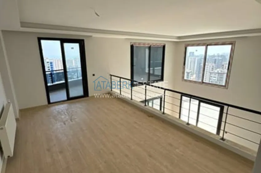 Приобрести Просторный пентхаус-дуплекс с открытым видом на море район Соли-Мерсин 28 