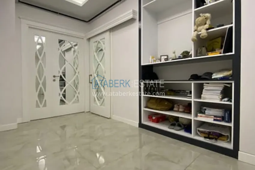 Приобрести Квартира 4+1 с отоплением и частично мебелью и техникой, район Соли-Мерсин 19 