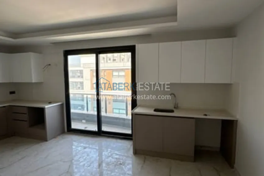 Приобрести Просторный пентхаус-дуплекс с открытым видом на море район Соли-Мерсин 9 