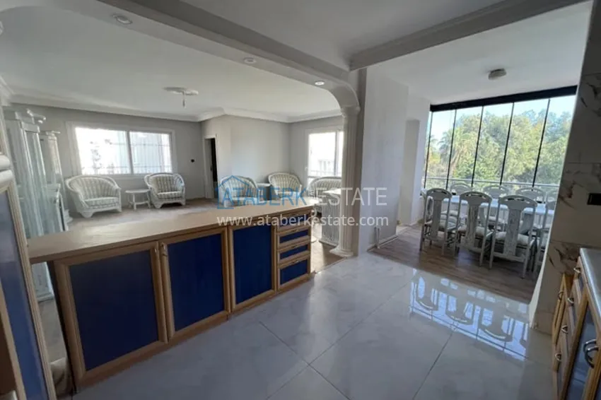 Приобрести Четырёхкомнатная квартира в 150 метрах от моря в районе Соли-Мерсин 2 