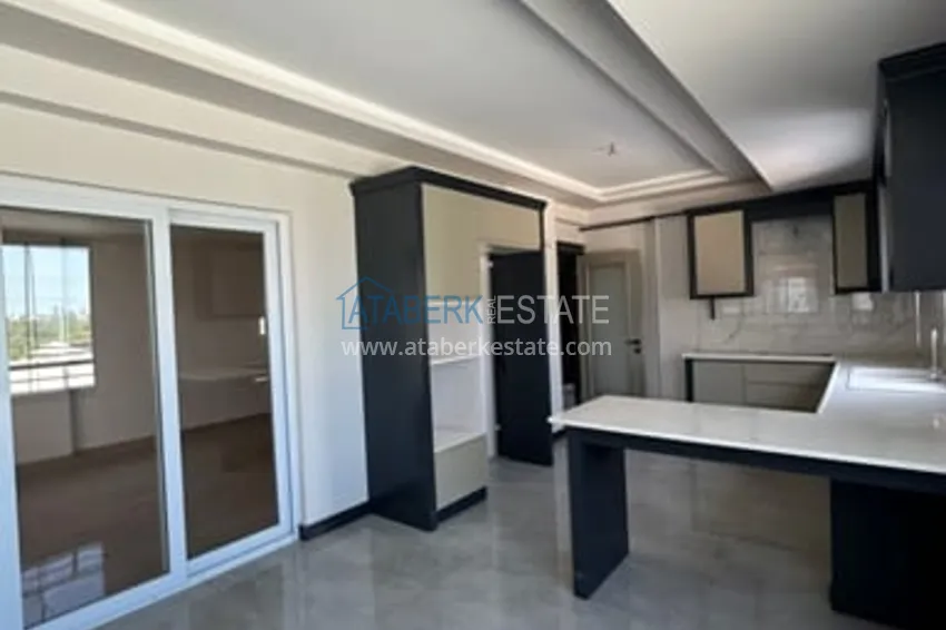 Приобрести Трехкомнатная квартира с чистовой отделкой и террасой район Мезитли-Мерсин 7 