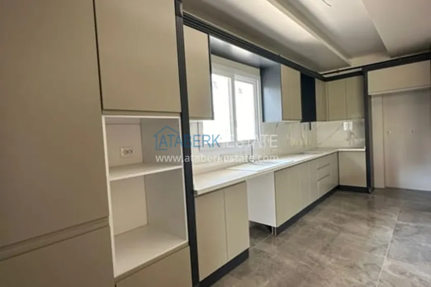 Приобрести Дуплекс 4+1 с собственным садом в районе Мезитли-Мерсин 2 