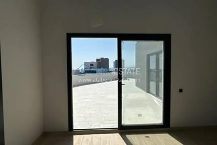 Приобрести Просторный пентхаус-дуплекс с открытым видом на море район Соли-Мерсин 4 