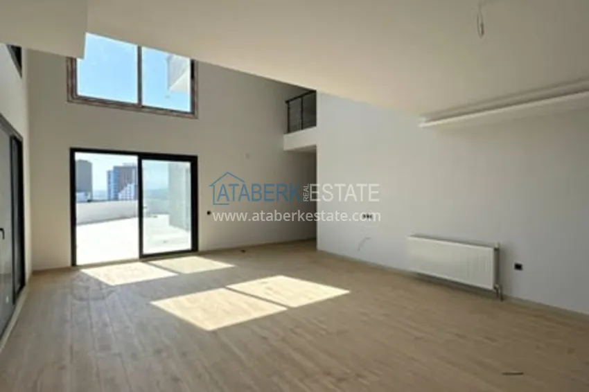 Приобрести Просторный пентхаус-дуплекс с открытым видом на море район Соли-Мерсин 6 