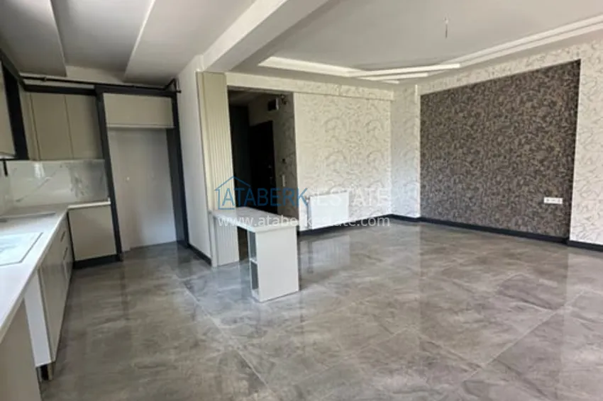 Дуплекс 4+1 с собственным садом в районе Мезитли-Мерсин 1 