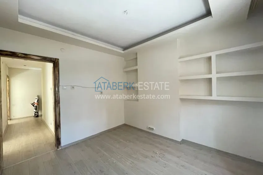 Приобрести Квартира 3+1 с отдельной кухней в 100 метрах от моря район Мезитли-Мерсин 14 