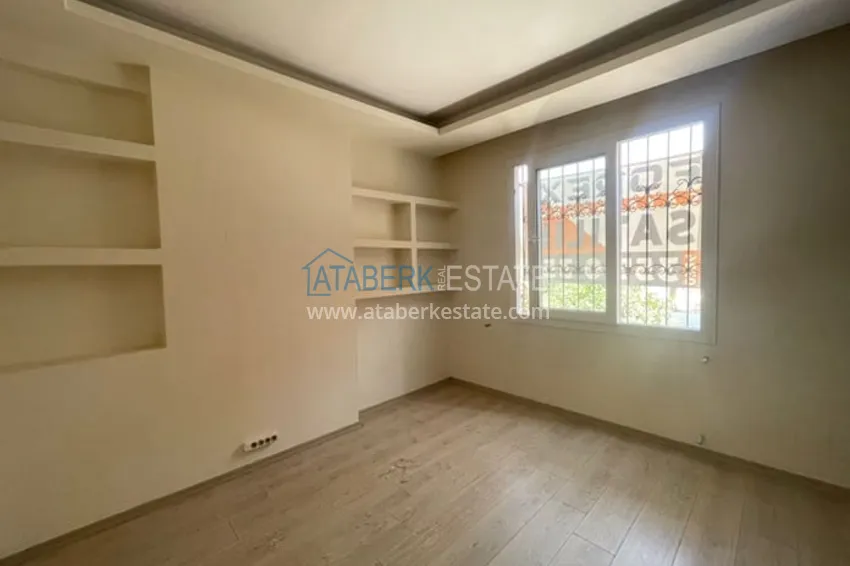 Приобрести Квартира 3+1 с отдельной кухней в 100 метрах от моря район Мезитли-Мерсин 17 