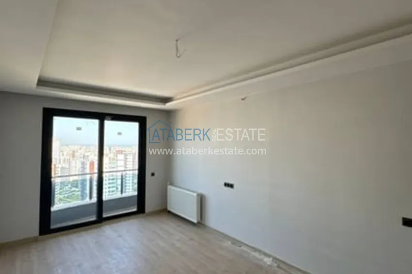 Приобрести Просторный пентхаус-дуплекс с открытым видом на море район Соли-Мерсин 14 