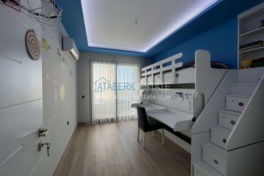 Приобрести Квартира 3+1 с мебелью и техникой в новом жилом комплексе в районе Соли-Мерсин 2 